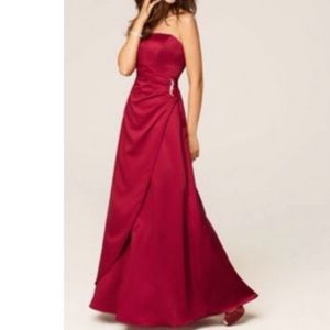 Apple Satin Polyester Gown with Drape Brooch
